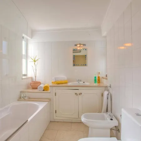 Flor By * Guia (Faro)